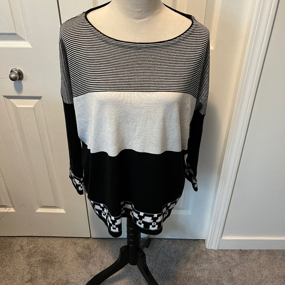 Blyse size S pullover